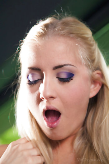 Marvelous lesbian blonde Cayla Lyons gets her trimmed pussy eaten by her hot gf