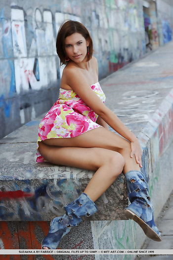Suzanna A Voluptuously Poses Outdoors As She Unwraps Her Sexy Dress