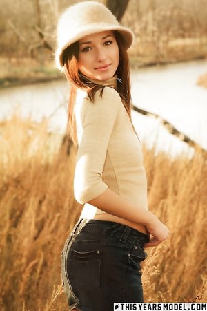Petite Autumn model Sienna A teases with her slender body in nature