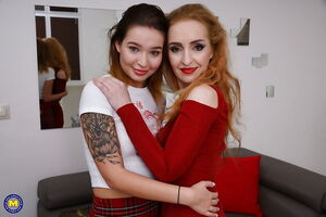 Inked up brunette Shelley Bliss banging gorgeous redhead lesbian