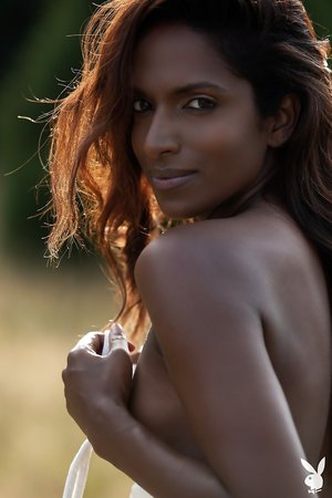 Beautiful nubian Nirmala Fernandes takes off her sexy white dress and poses naked