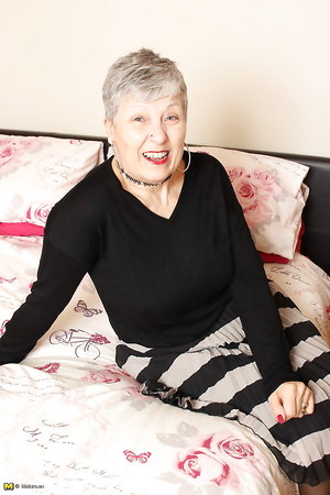 Playful granny Savana craves a rub for her mature twat