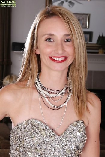 Small Mummy Heidi Van Moore Opens Up Muff