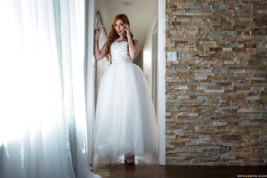 Lauren Phillips Strips Off Off Wedding Dress And Gets Her Cunny Plowed Xxx