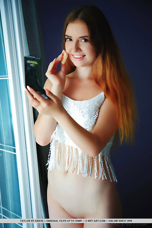 Taylor Krystal flaunts her naked body and shows her flexibility