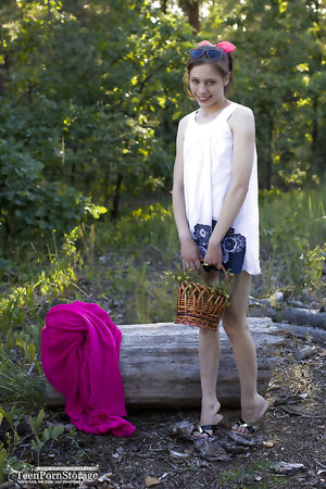 Slender cutie Annet play with her hungry slit on a picnic in nature